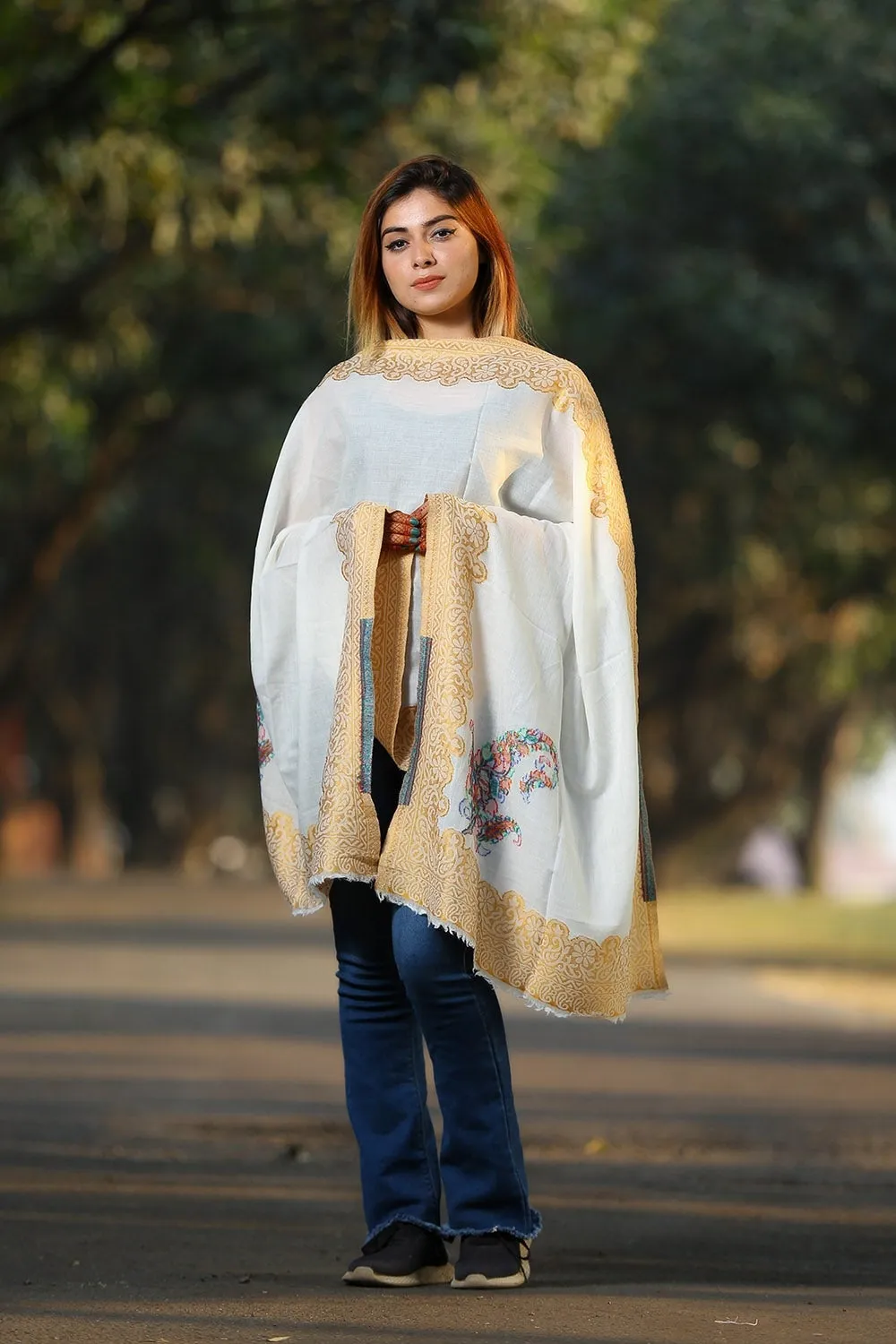 IVORY WHITE COLOUR KANI KASHMIRI STOLE DEFINES FEMINISM AND ENHANCES SOPHISTICATION