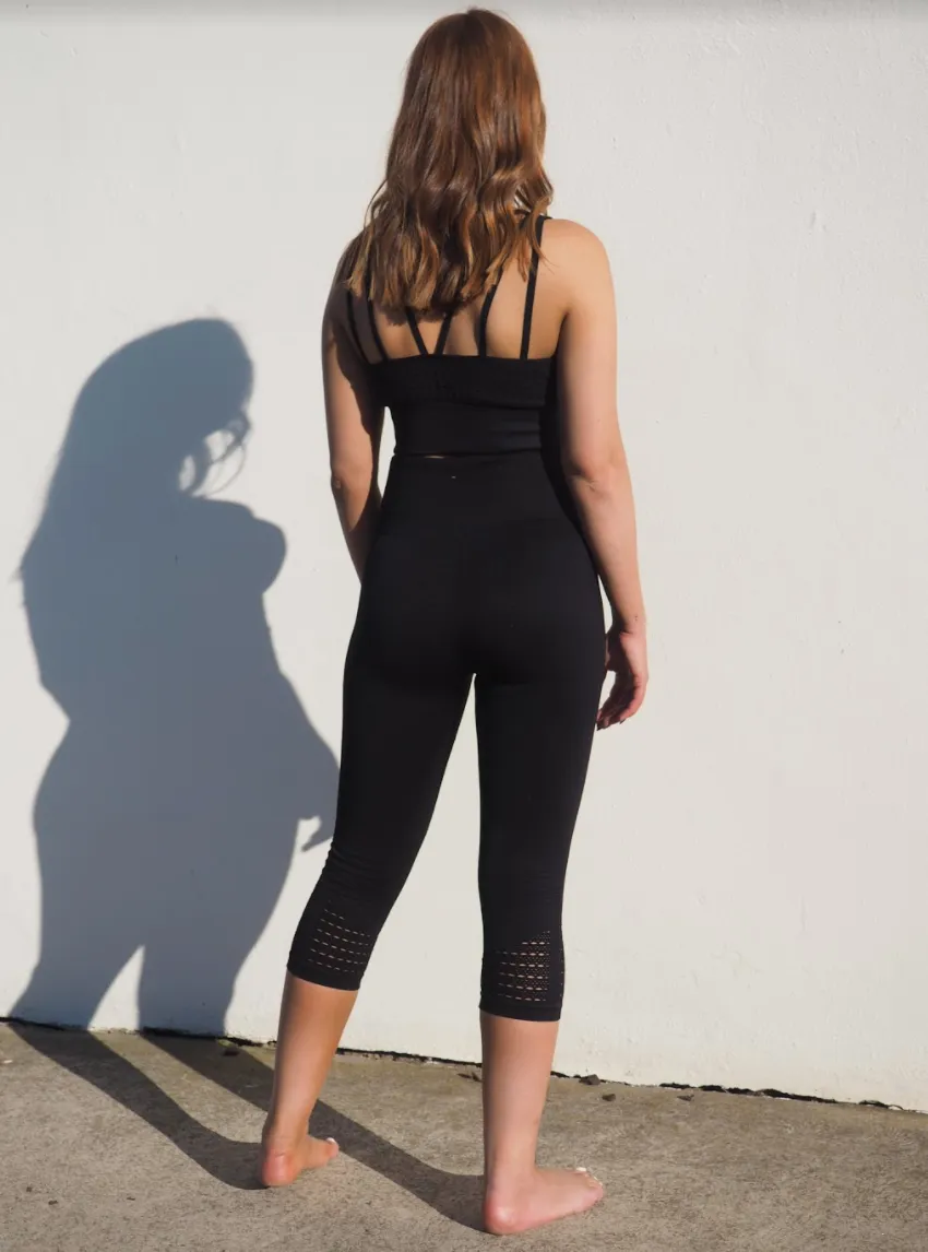 SEAMLESS MONO //  BLACK LEGGINGS